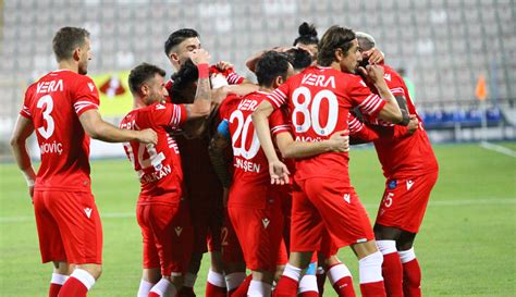 Adana Demirspor'dan yeni transfer için imza töreni- Son Dakika Spor Haberleri